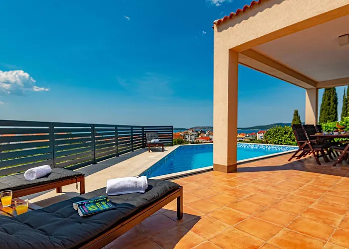 Paola By Interhome Vakantiehuis