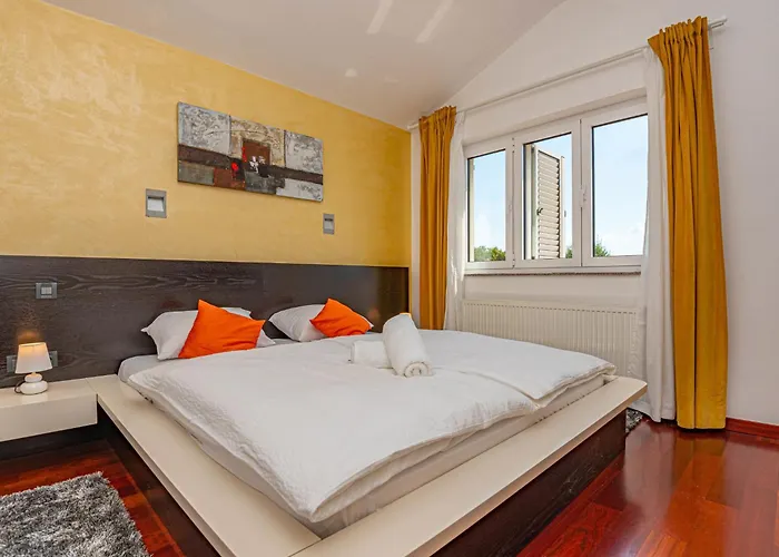 Paola By Interhome *